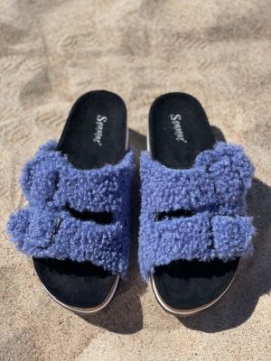 Orthopedic slippers decorated with wool teddy material in blue colour
