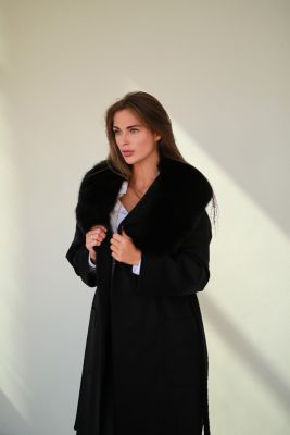Wool and cashmere coat with long fox fur collar (black)