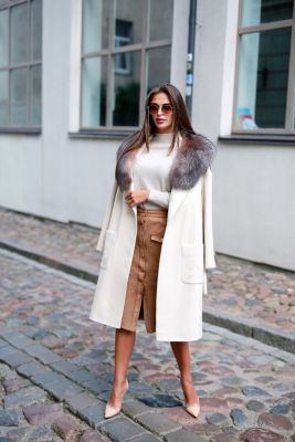 Wool and cashmere coat with long fox fur collar (beige)