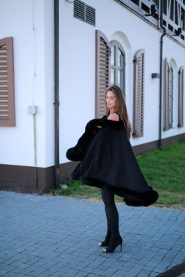 Wool and cashmere poncho black with black fox