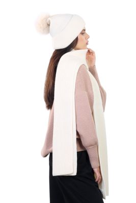 100% merino wool hat with flap and fur pompom (white)