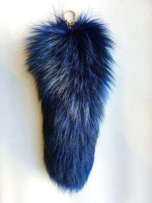 Pendant fox fur tail