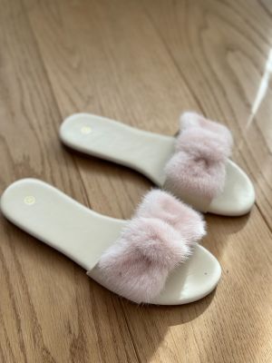 Mink fur slippers with ribbon in pink