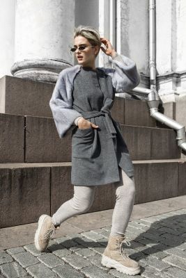 Wool and cashmere coat grey with grey mink sleeves 