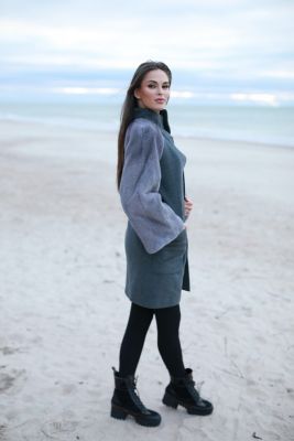 Wool and cashmere coat beige with mink sleeves (grey)