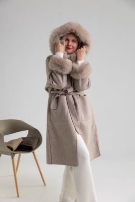 Wool and cashmere long coat with hood and sleeves decorated with fox fur in brown