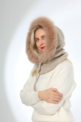 Hood balaclava with fox fur in beige