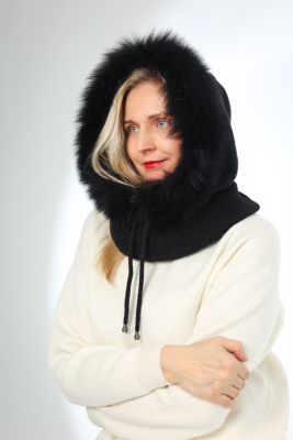 Hood balaclava with fox fur in black