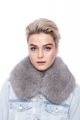 Collar from fox fur in grey