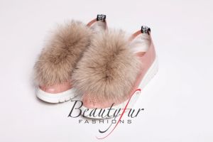 Shoe accessory fox fur in beige