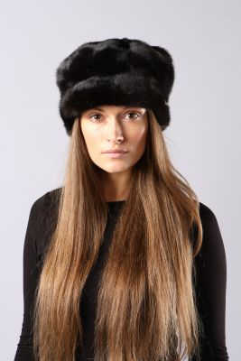 Mink fur beret with ear covers Black