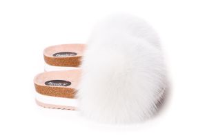Slippers with fox fur in white
