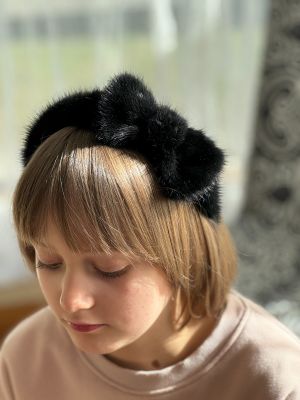 Hair hoop with a ribbon from mink fur in black