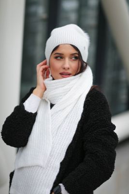 Wool and acrylic scarf in white