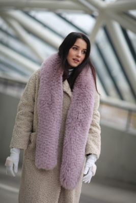 Perforated scarf fox fur in dusty rose