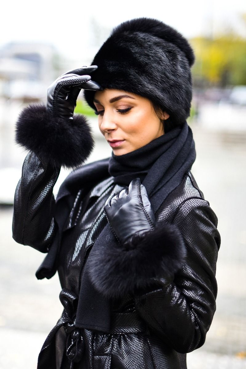 Dingy skrig rester Mink fur hat, cashmere scarf and leather gloves set in black | Beautyfur.com