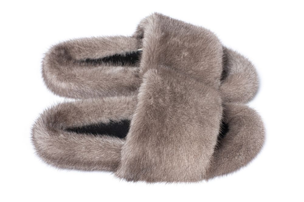Slippers with fur in grey colour | Beautyfur.com
